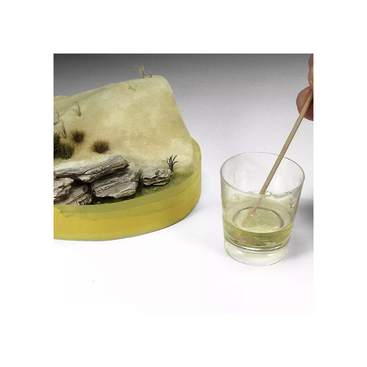 Resin Water - 2 Component Epoxy Resin 375ml - Diorama Series AK Interactive - Peinture & Modélisme - Ludum.fr