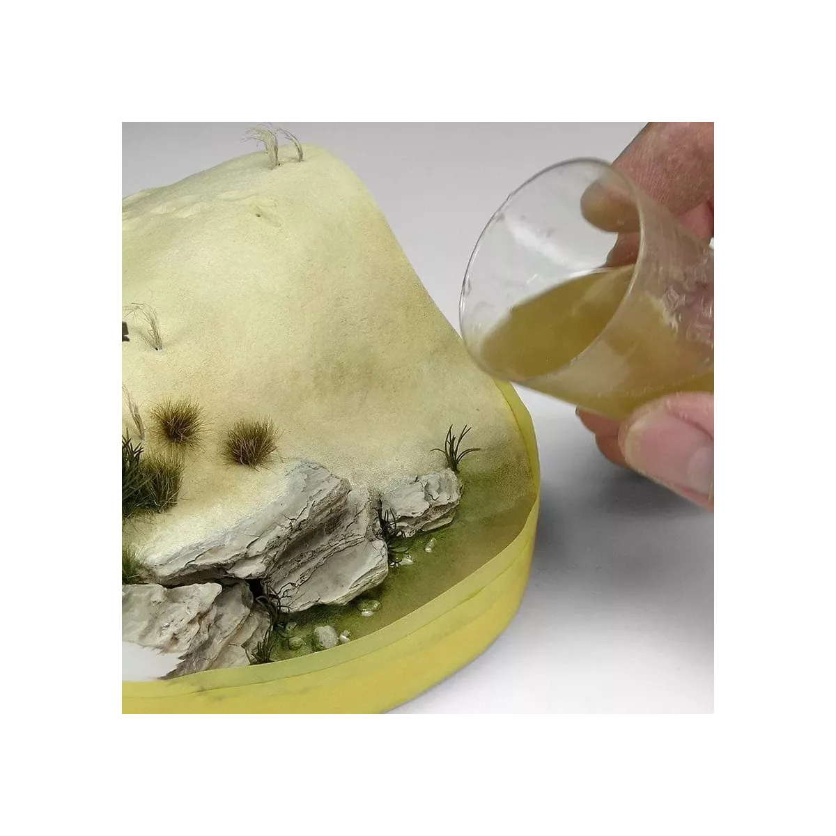 Resin Water - 2 Component Epoxy Resin 375ml - Diorama Series AK Interactive - Peinture & Modélisme - Ludum.fr