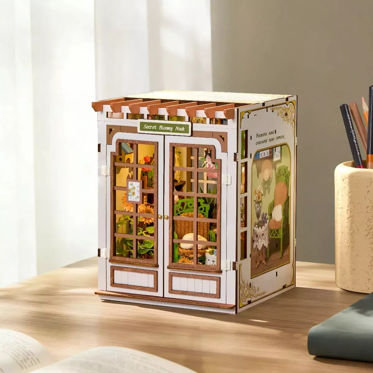 Book Nook Rolife - Secret Bloomy Nook - 246 Pièces